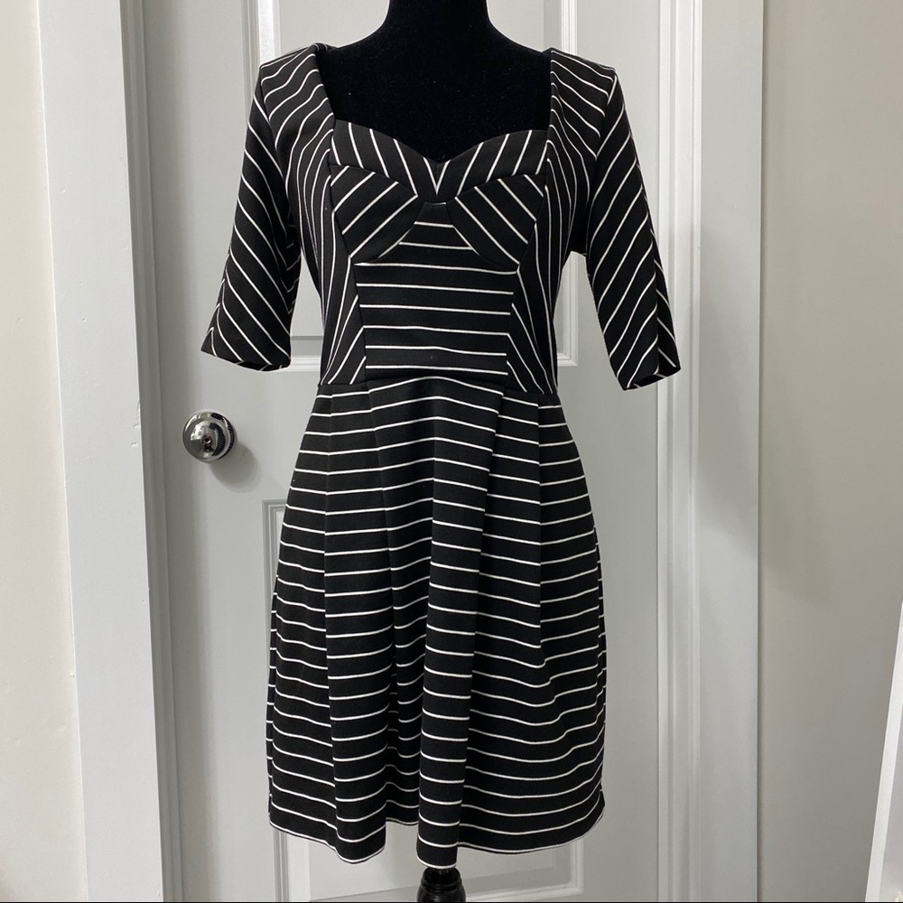 🎹 Black and Whit Dress 🎹